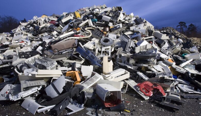 YOU REALLY NEED TO KNOW HOW THE EMISSIONS FROM E-WASTE AFFECT YOUR HEALTH